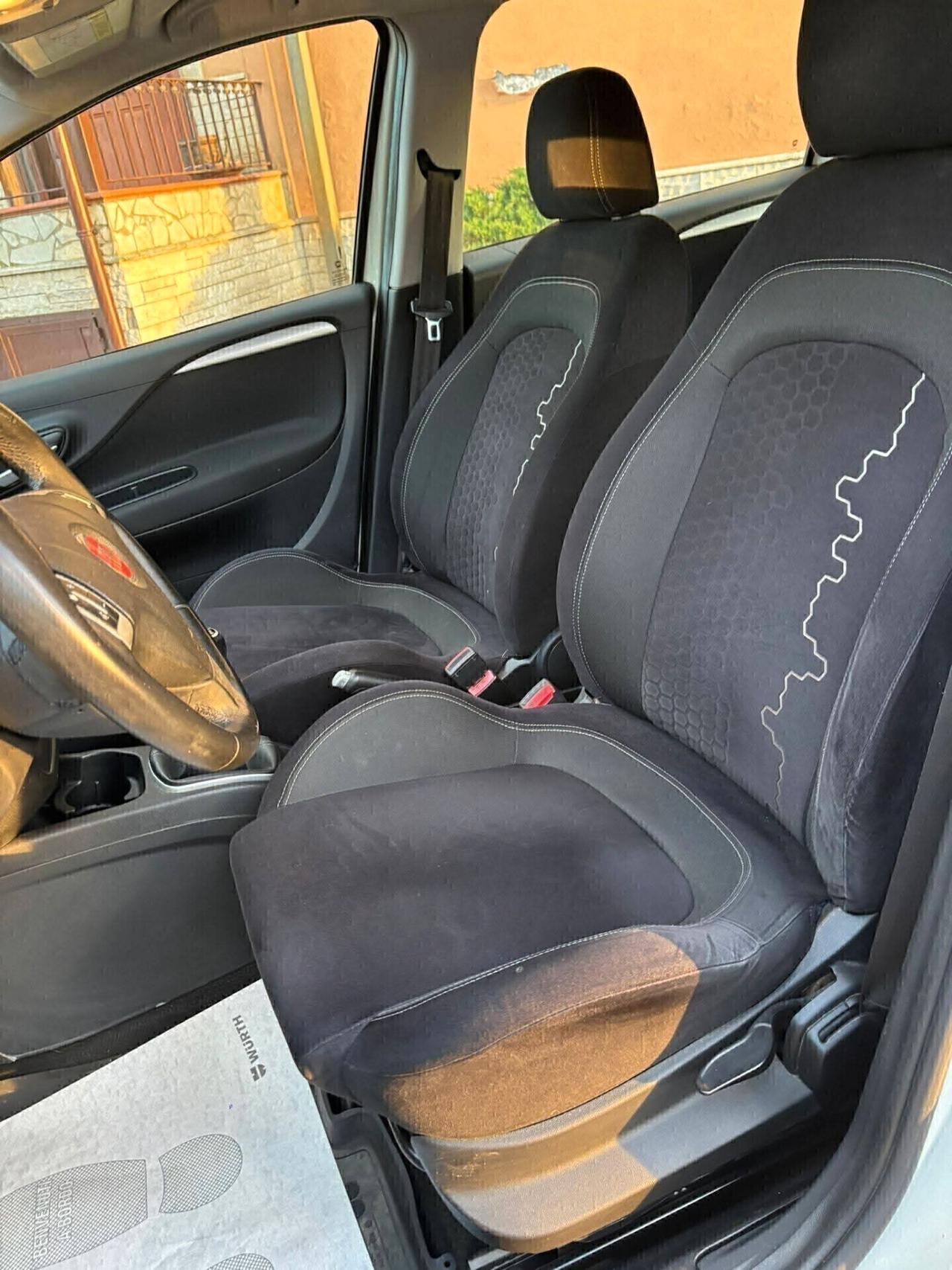 Fiat Punto 1.3 MJT II 75 CV 5 porte Lounge--/''