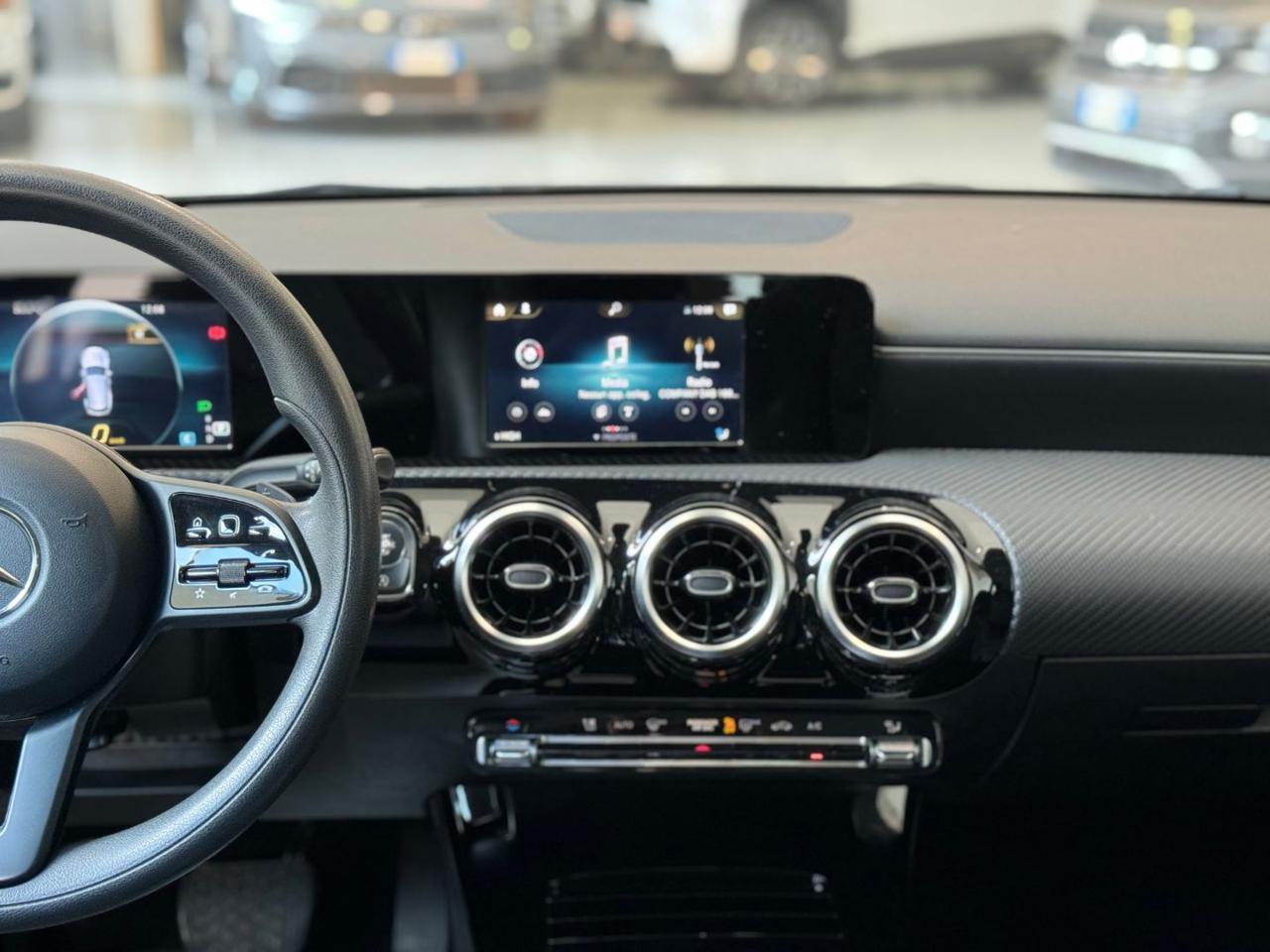 MERCEDES-BENZ CLA 180 d Automatic Shooting Brake Business Extra