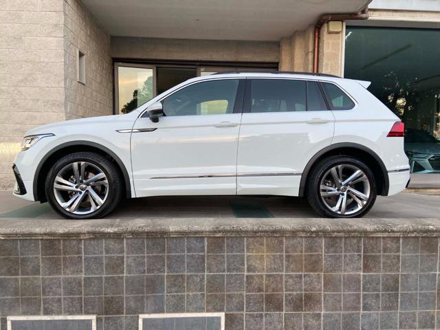 VOLKSWAGEN Tiguan 2.0 TDI 150 CV SCR DSG R-Line LUCI AMBIENTE