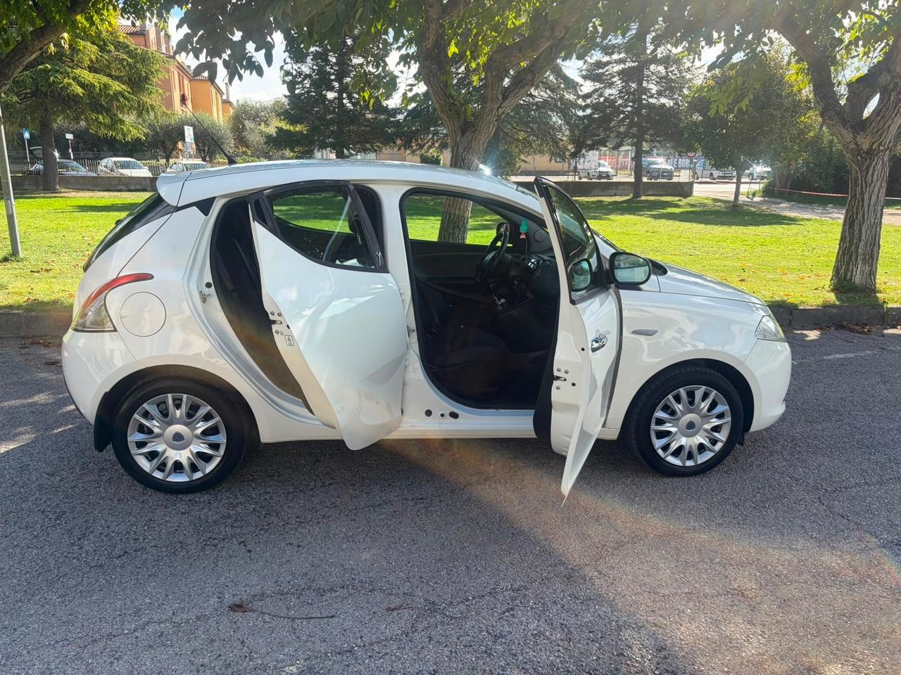 Lancia Ypsilon 1.2 elefantino