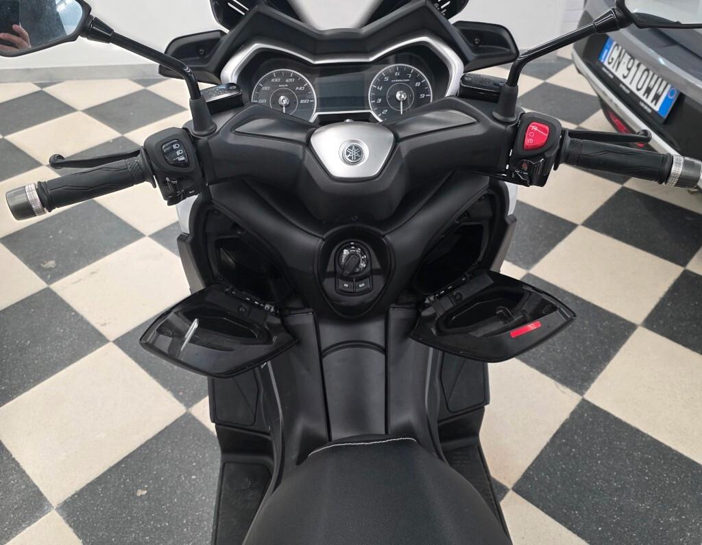 Yamaha X-Max 300 ABS PARI AL NUOVO