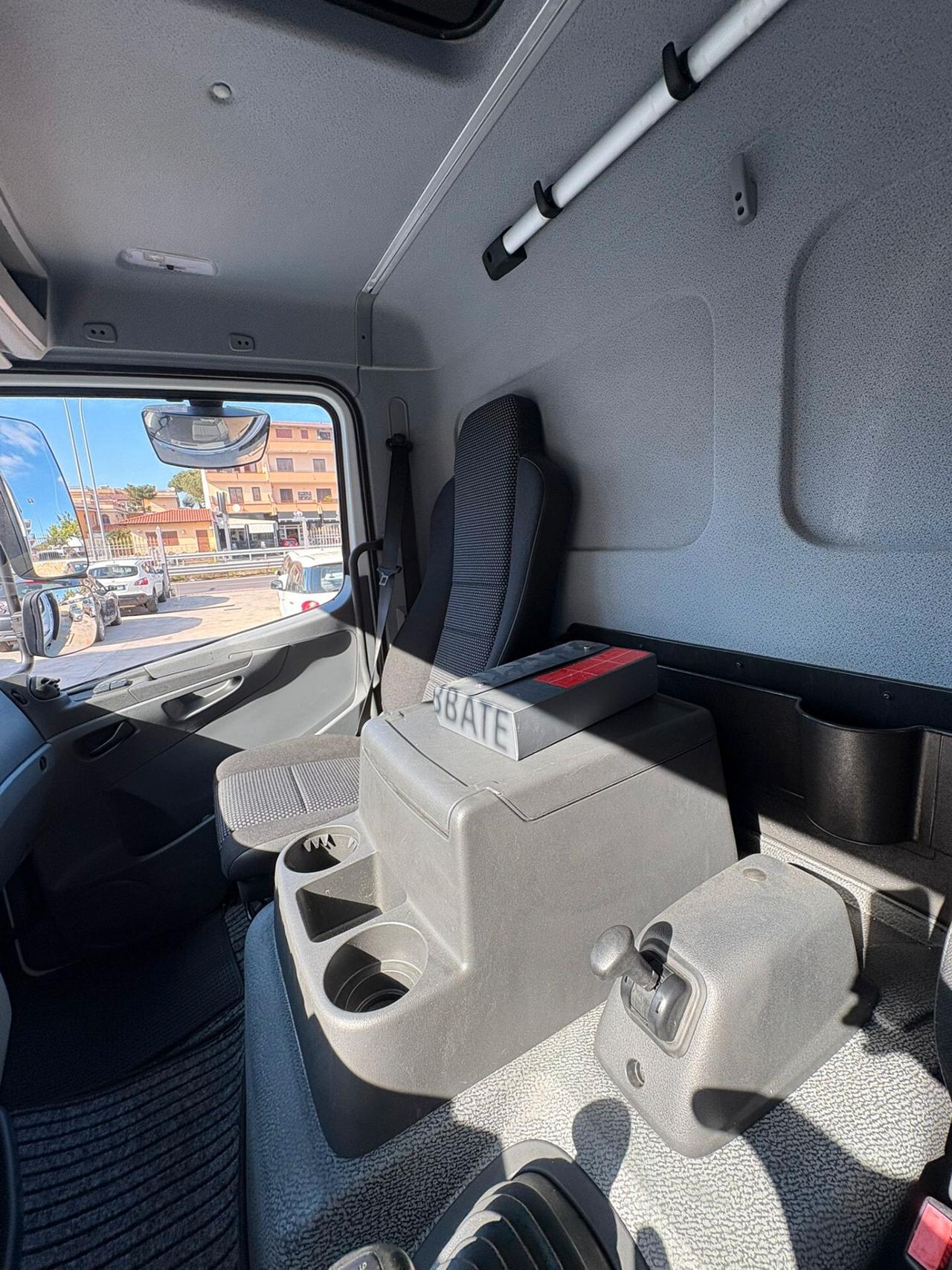 Mercedes Benz ATEGO 818 telonato 2014 130.000km