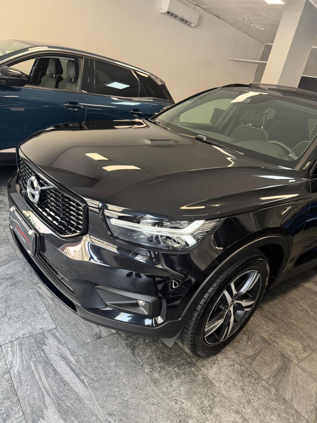 Volvo XC40 D4 2.0 190 Cv AWD R-design Tetto apribile