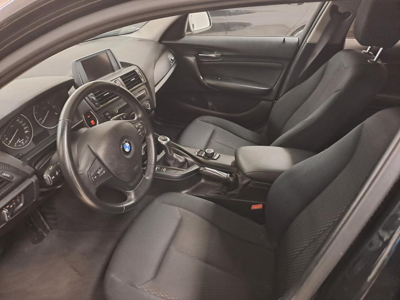 Bmw 116 116d 5p. Unique