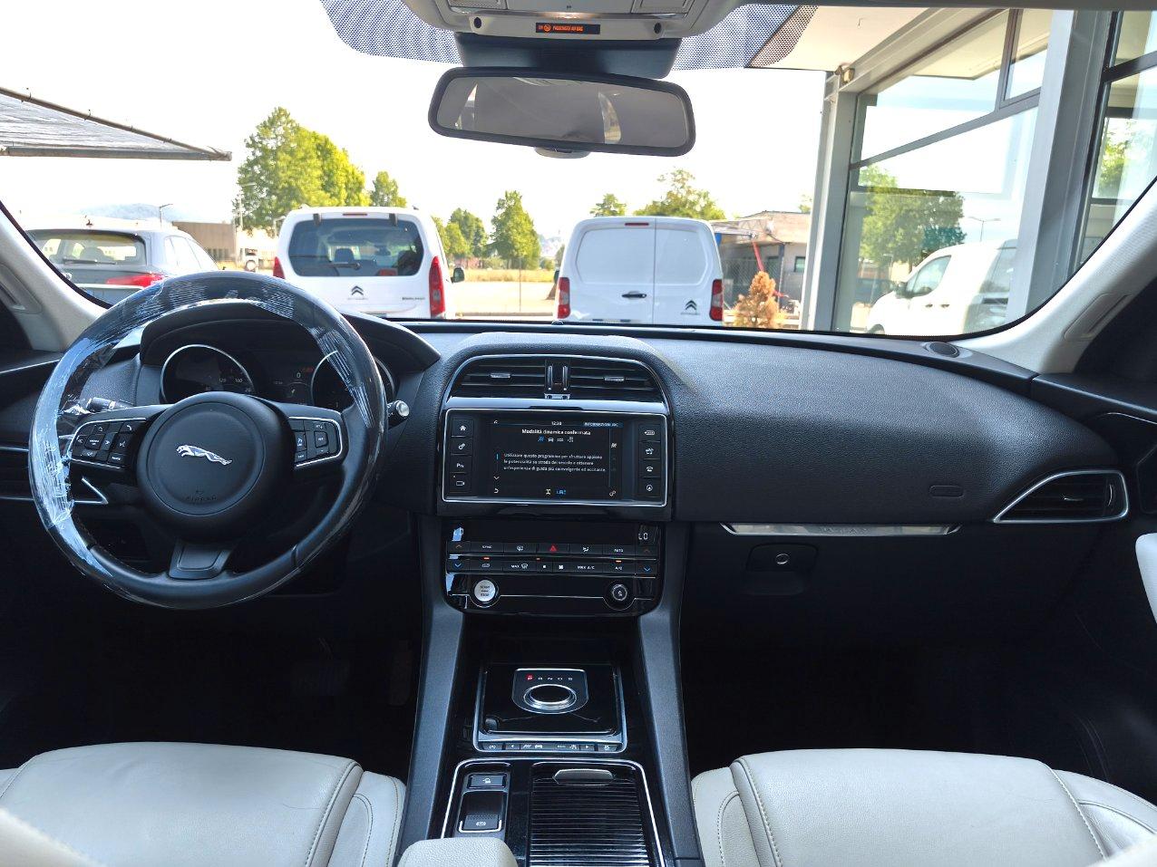 Jaguar F-Pace 2.0d Prestige awd 180cv auto