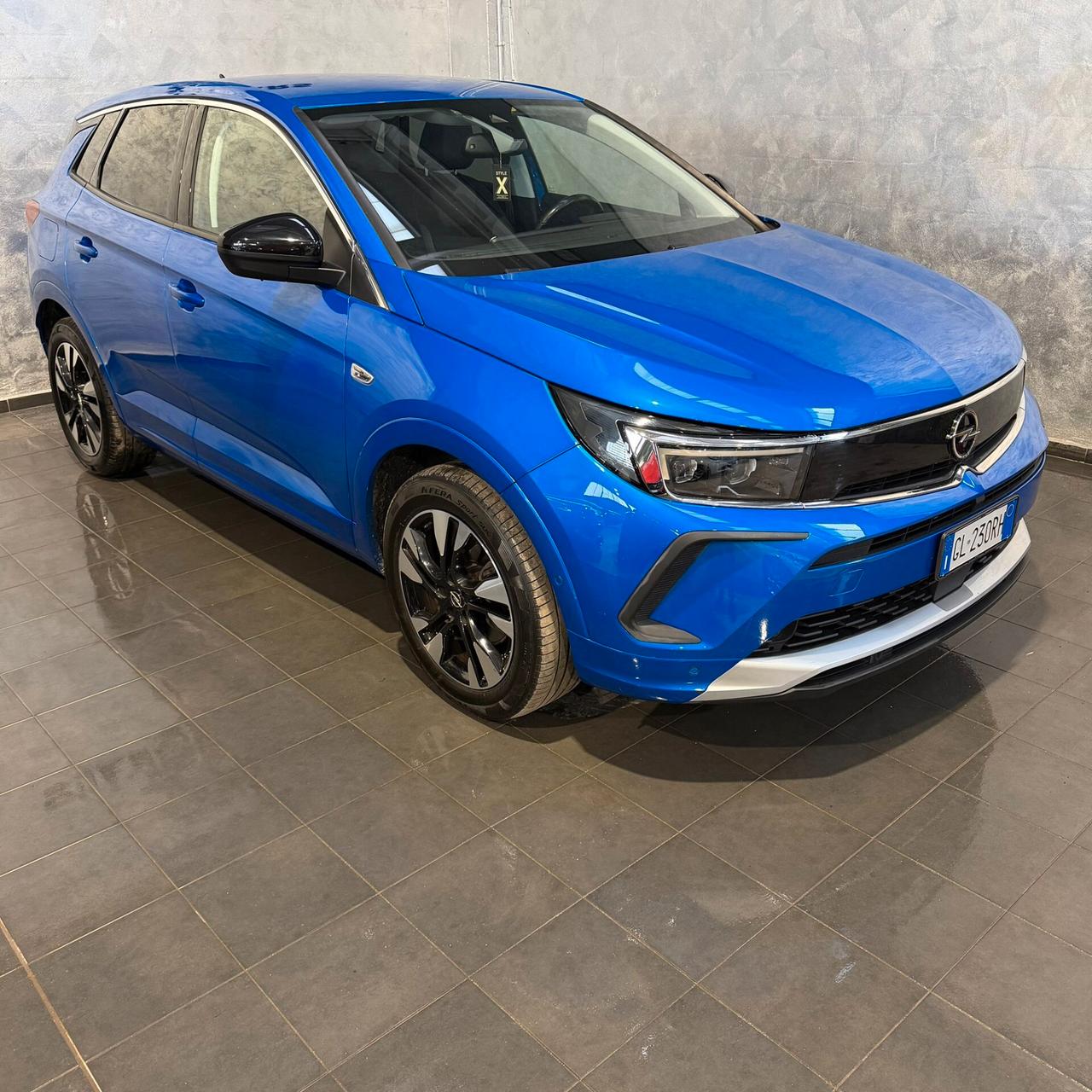 Opel Grandland 1.5 diesel aut. Business Elegance NEOPATENTATI IVA ESPOSTA