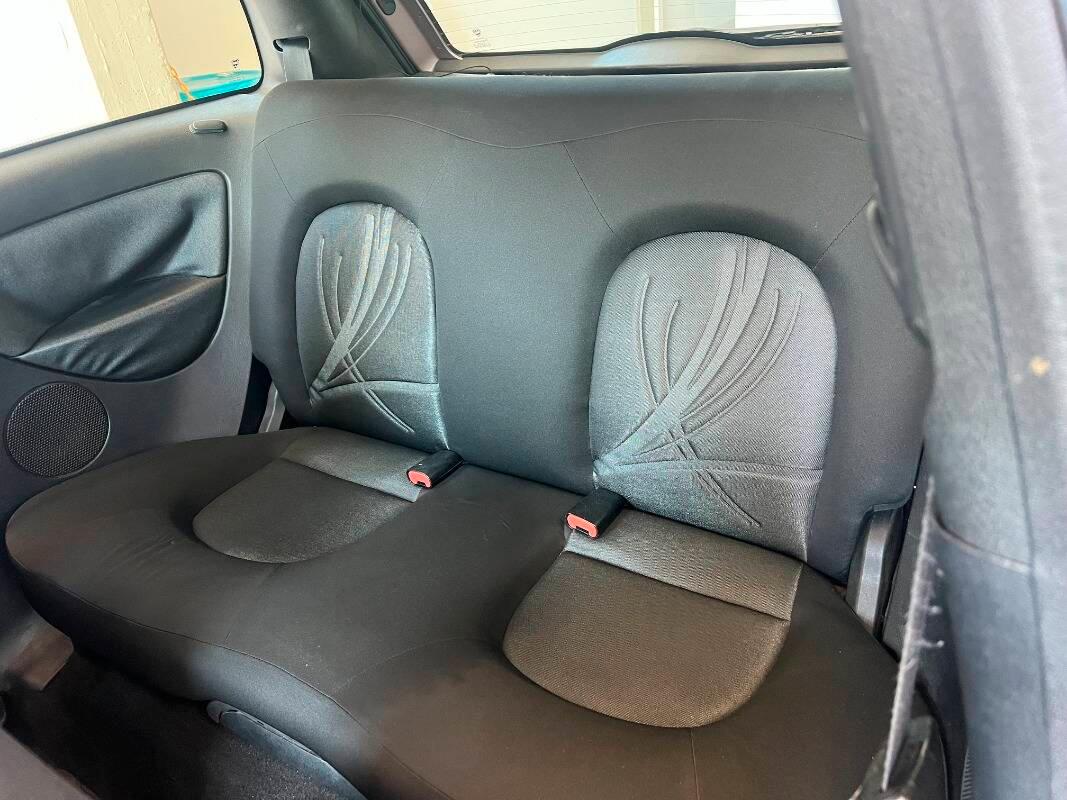 Lancia Ypsilon 1.2 8v Diva - Imp. GPL -