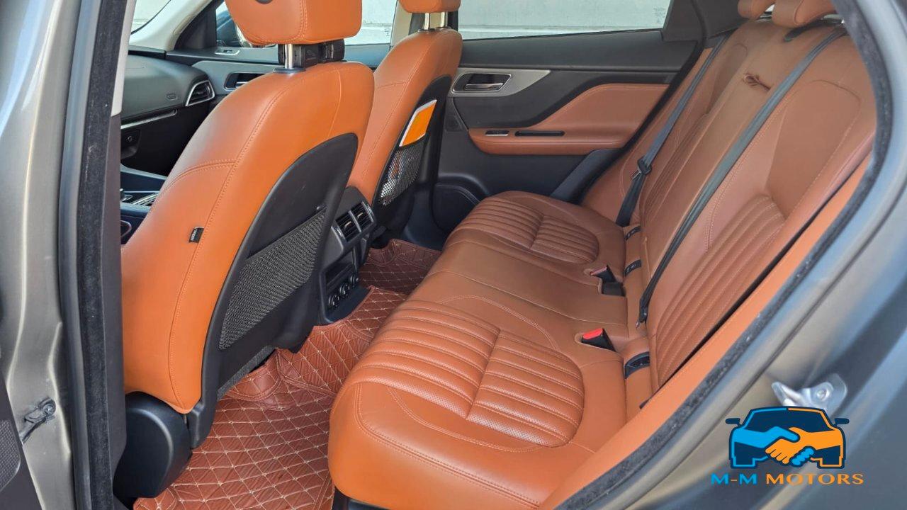 Jaguar F-Pace 2.0d i4 Portfolio awd 240cv auto my18