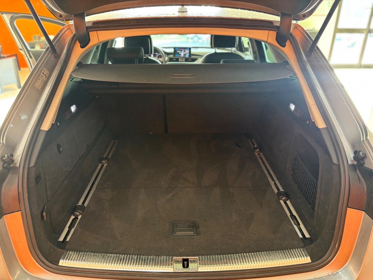 Audi A6 Avant 2.0 TDI 190 CV s-line matrix- navi-pelle gancio traino permute e finanziamenti