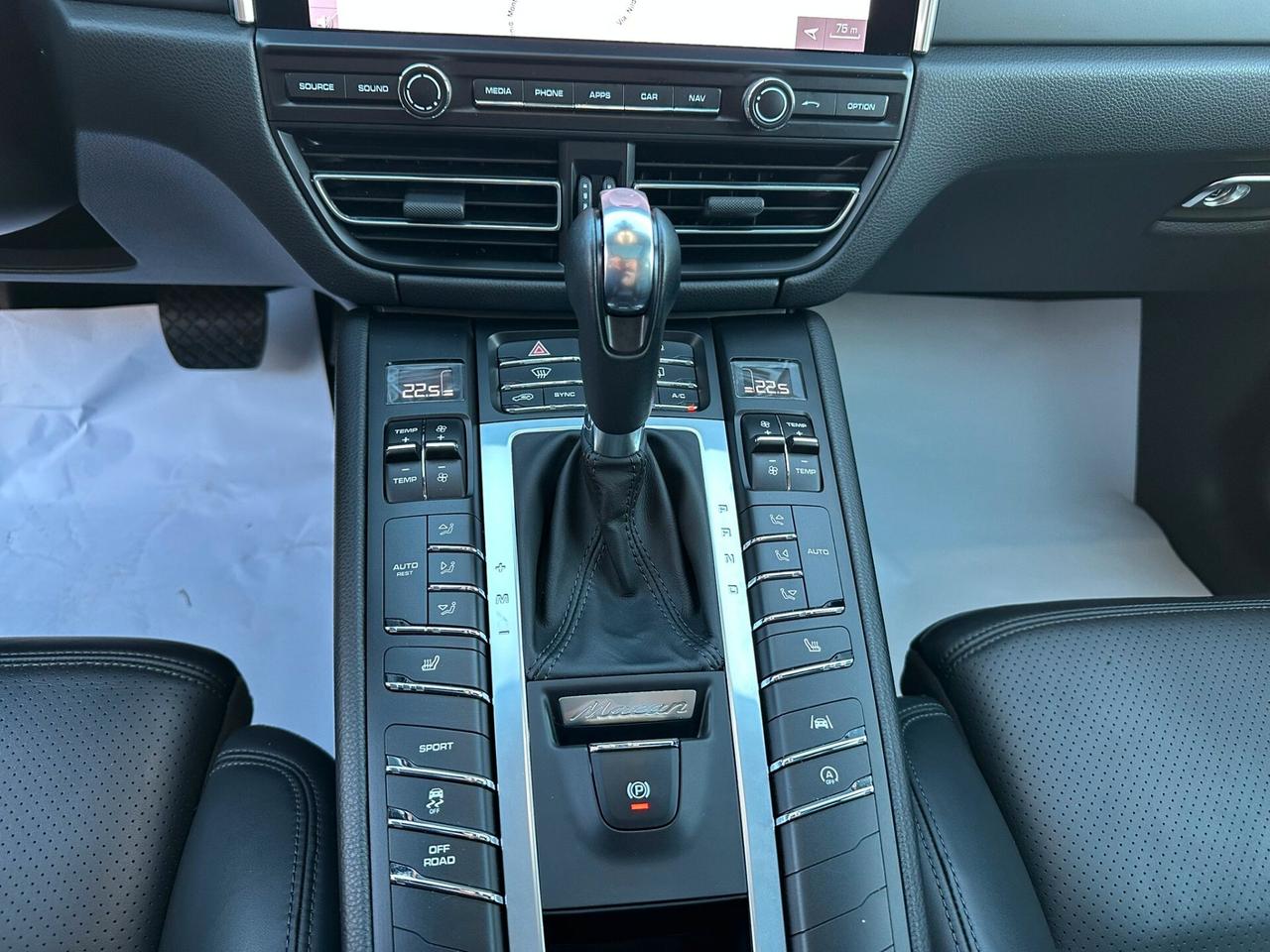 Porsche Macan 2.0 benzina 245 cv - 2021