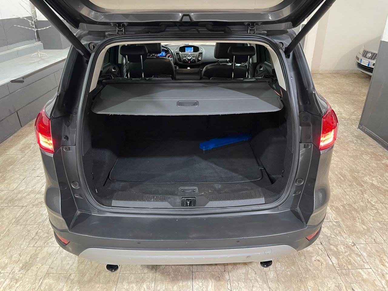 Ford Kuga 2.0 TDCI 140 CV 4WD Powershift Titanium