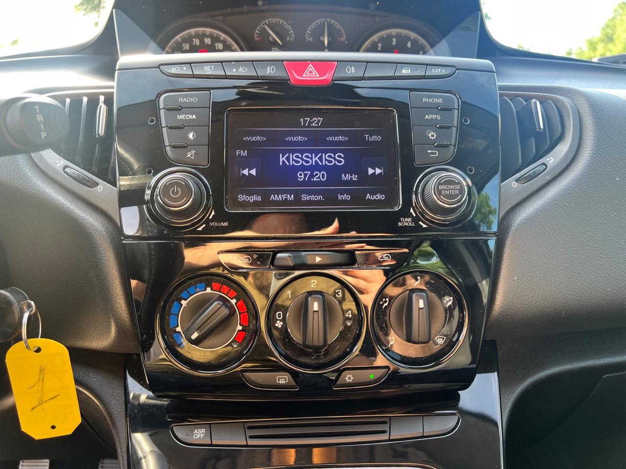 Lancia Ypsilon 1.2 Benzina Gold Permute Rate Neopatentati