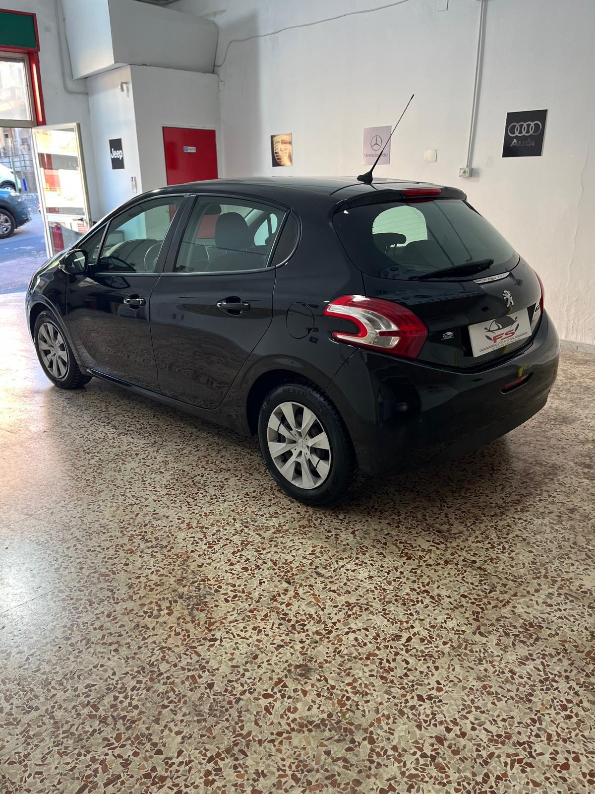 Peugeot 208 1.4 HDi 68 CV 5 porte Access