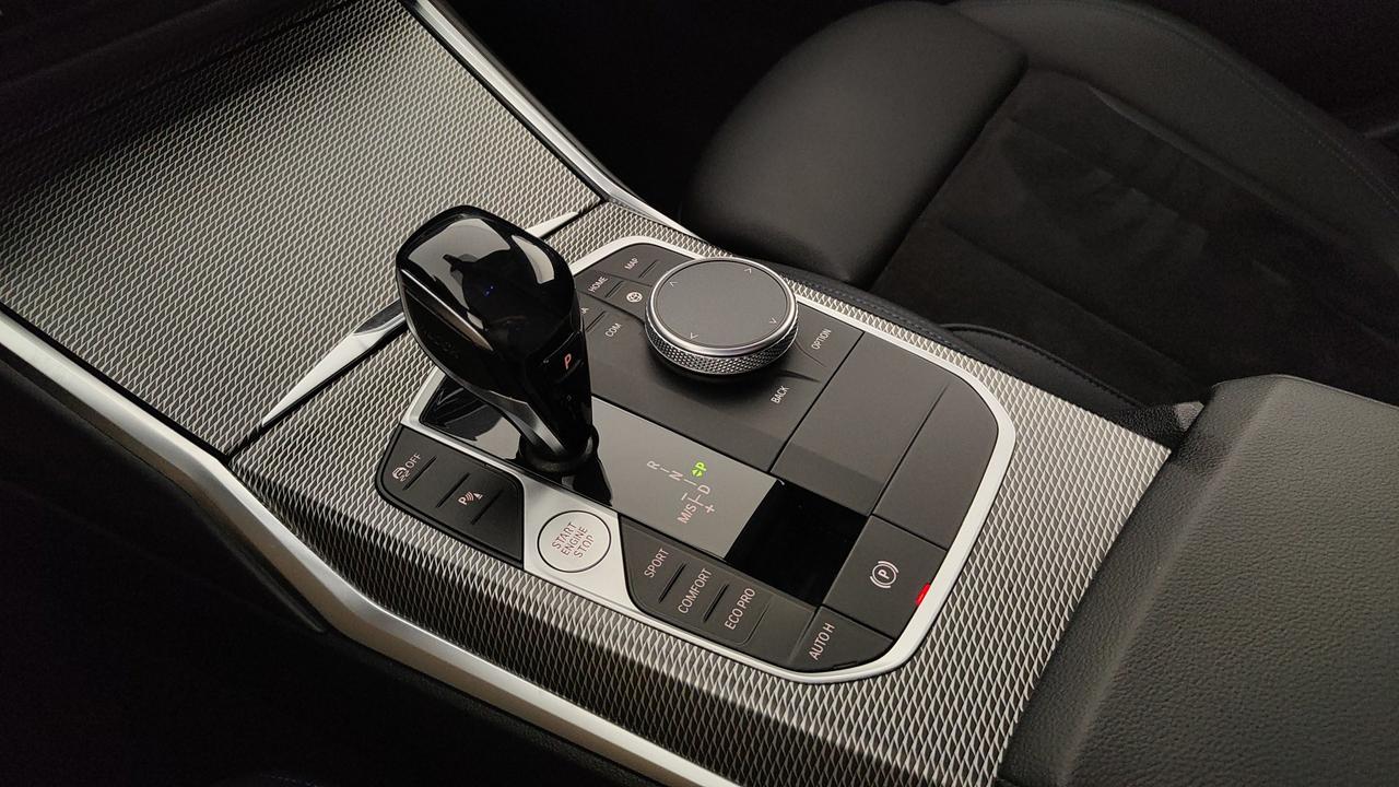 BMW 320d Touring mhev 48V xdrive Msport auto
