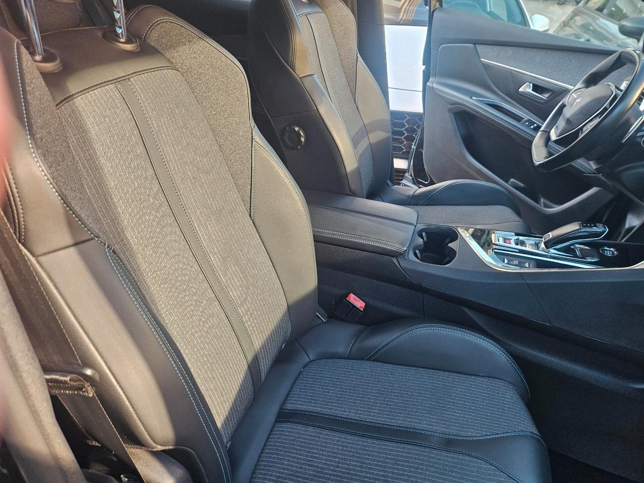 Peugeot 3008 BlueHDi 130 EAT8 Allure Pack 2022
