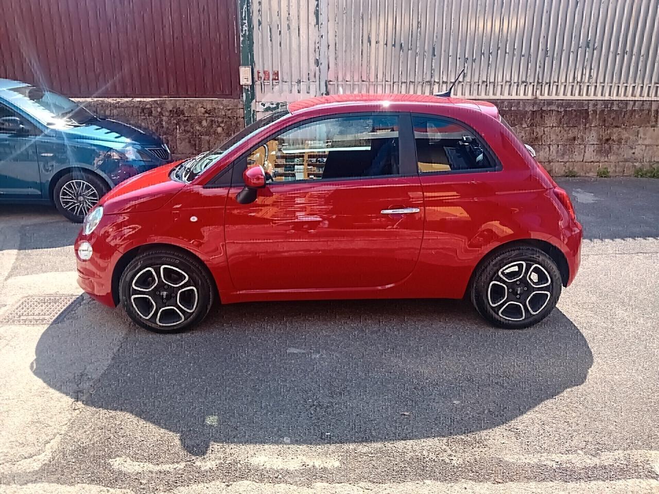 Fiat 500 1.0 Hybrid Red