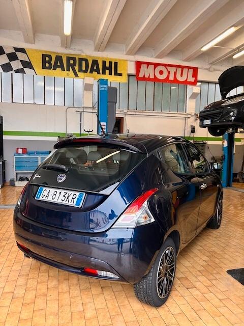 Lancia Ypsilon 1.2 69 CV 5 porte S&S Gold