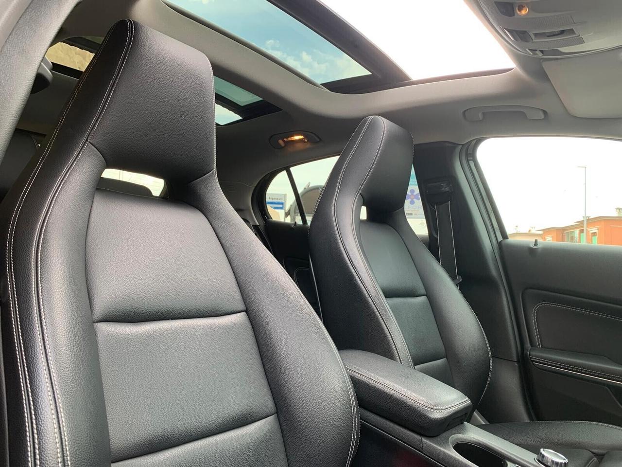 Mercedes-benz GLA 180 Premium Night Edition Tetto Full