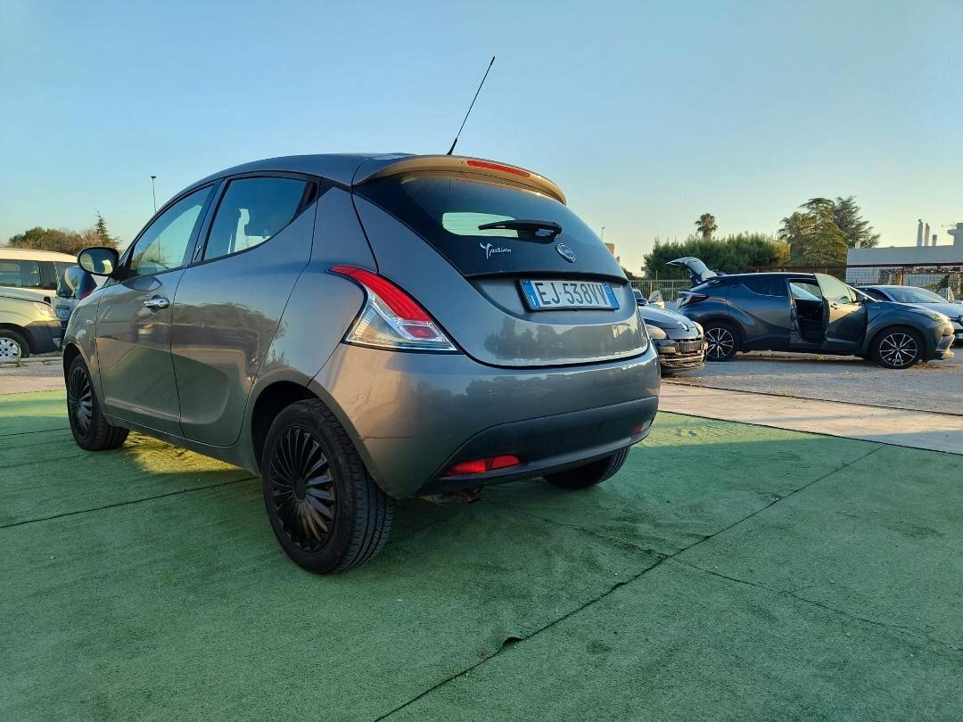 Lancia Ypsilon 1.2 69 CV Platinum