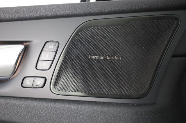 VOLVO XC60 XC60 B4 (d) AWD automatico Ultimate Dark