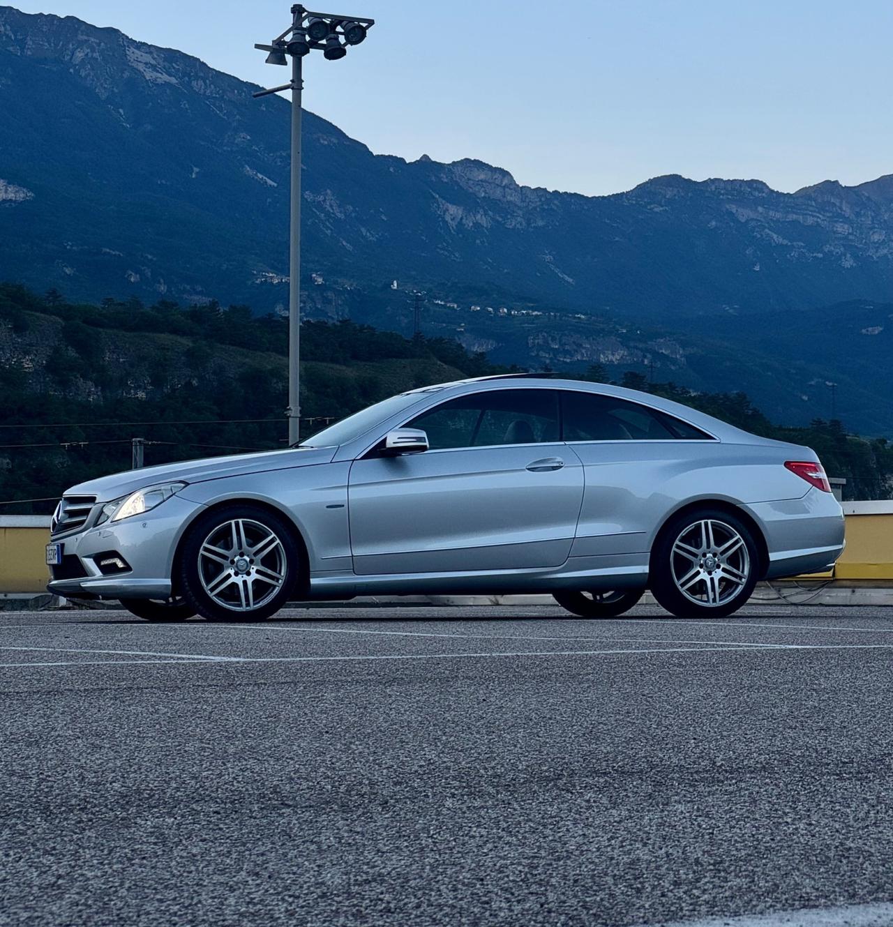 Mercedes-benz E220 Avantgarde AMG FULL OPT.