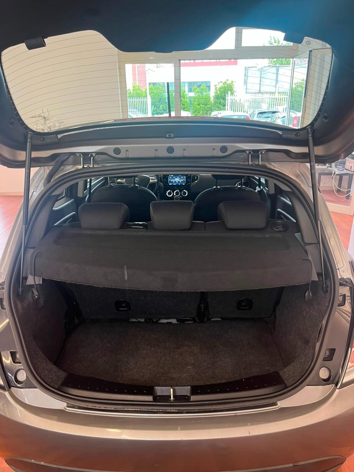 Lancia Ypsilon 1.0 FireFly 5 porte S&S Hybrid Gold Plus
