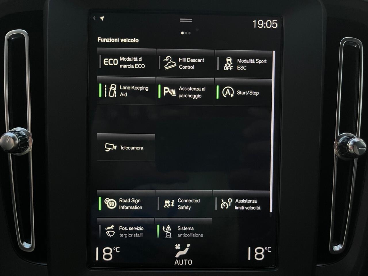 VOLVO XC40 D3 Geartronic Momentum 2020