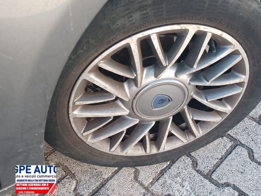 Lancia Ypsilon 1.2 69 CV 5 porte S&S Platinum