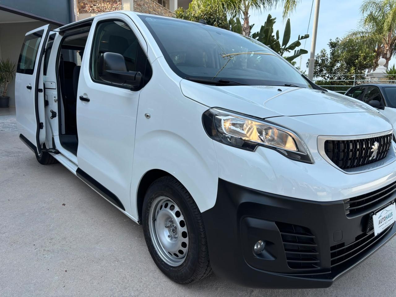 Peugeot Traveller Diesel 120 CV 9 Posti Doppia Porta