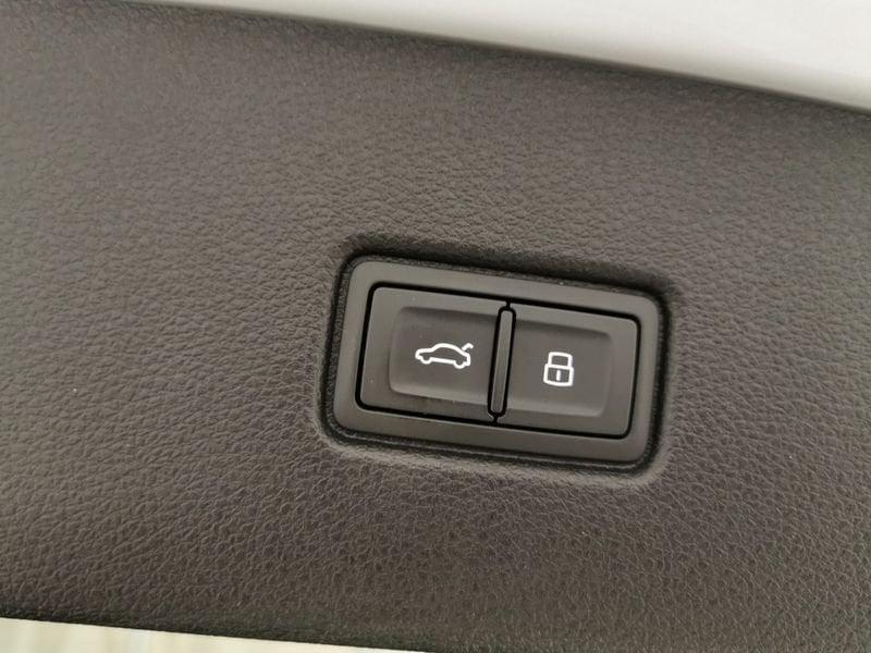 Audi Q5 Sportback 40 2.0 tdi mhev 12V S line quattro s-tronic
