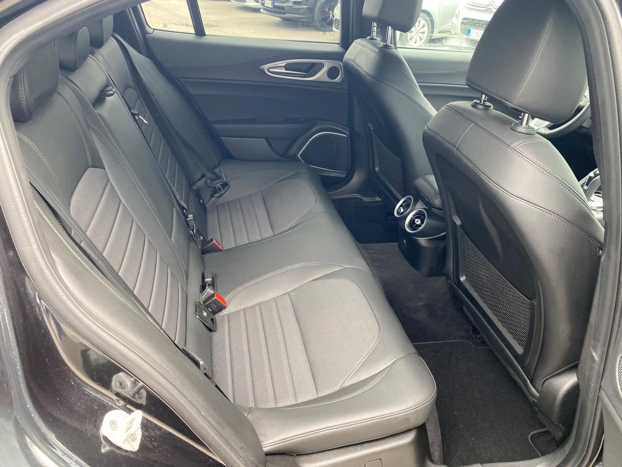 Alfa Romeo Giulia 2.2 190 CV AT8 Sprint Total Black