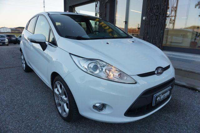 FORD Fiesta 1.4 TDCi 70CV 5P Titanium NEOPATENTATI