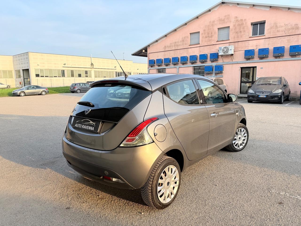 Lancia Ypsilon 0.9 TwinAir 85 CV 5 porte Metano Ecochic Gold