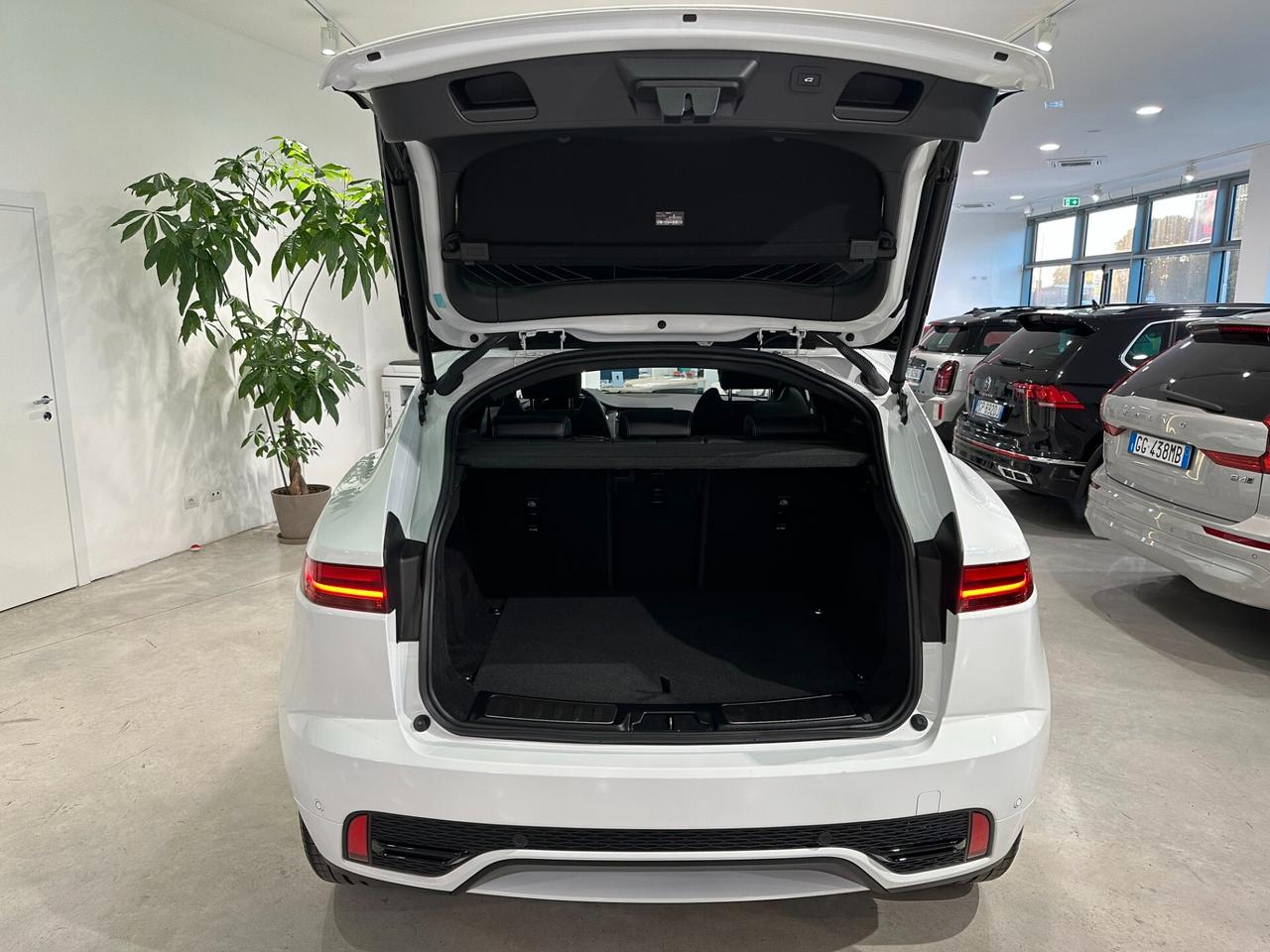 Jaguar E-Pace 2.0D 163cv AWD Auto R-Dynamic HSE IVA ESPOSTA