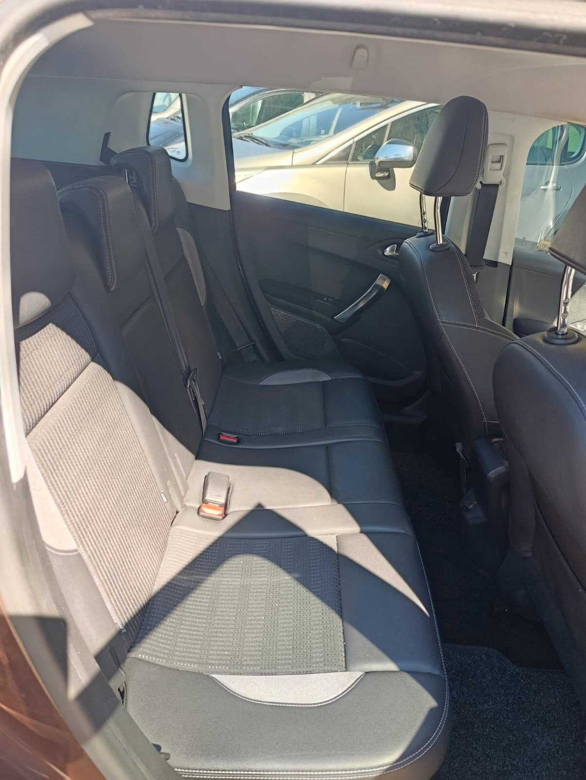 Peugeot 2008 1.6 e-HDi Allure 2014