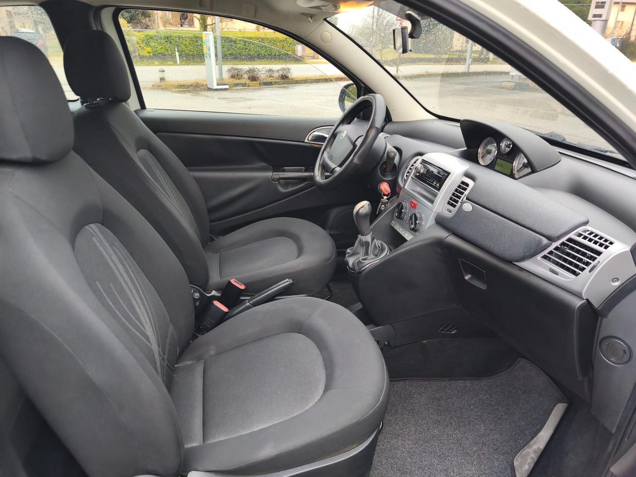 Lancia Ypsilon 1.3 MJT 75 CV Platinum Accetto Permute