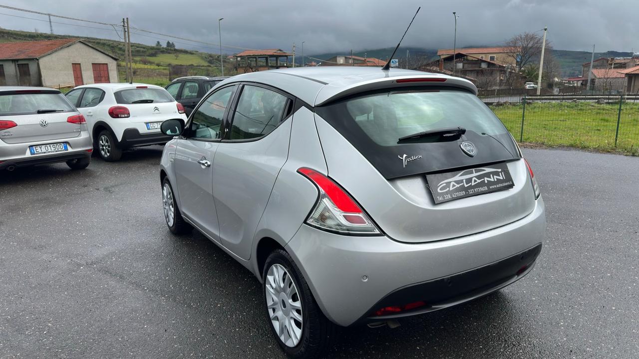 Lancia Ypsilon 1.3 MJT 16V 95 CV 5 porte S&S Silver