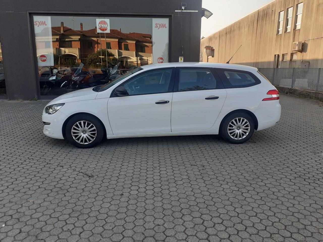 Peugeot 308 BlueHDi 100 S&S SW Business