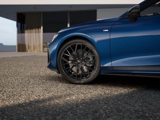 AUDI A6 Avant 40 2.0 TDI quattro ultra S tronic S line edi