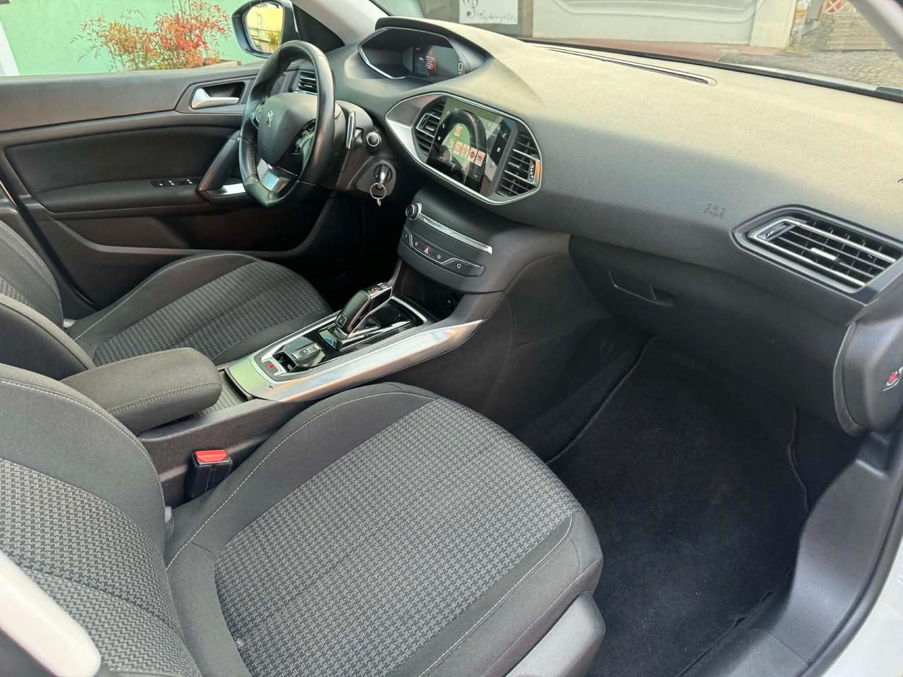 Peugeot 308 BlueHDi 130 S&S EAT8 SW Allure