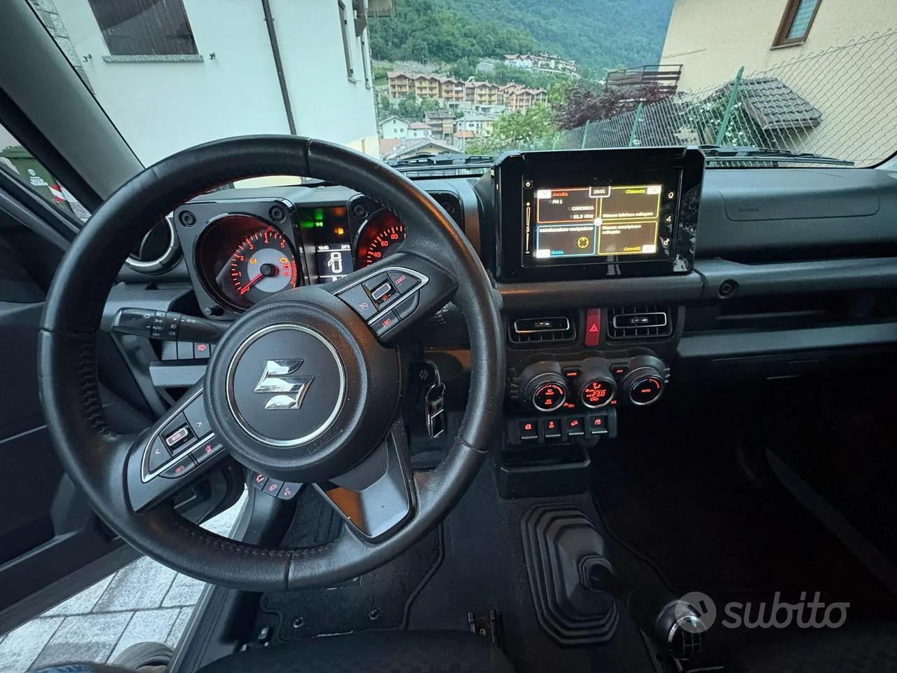 Suzuki Jimny autovettura 4 posti