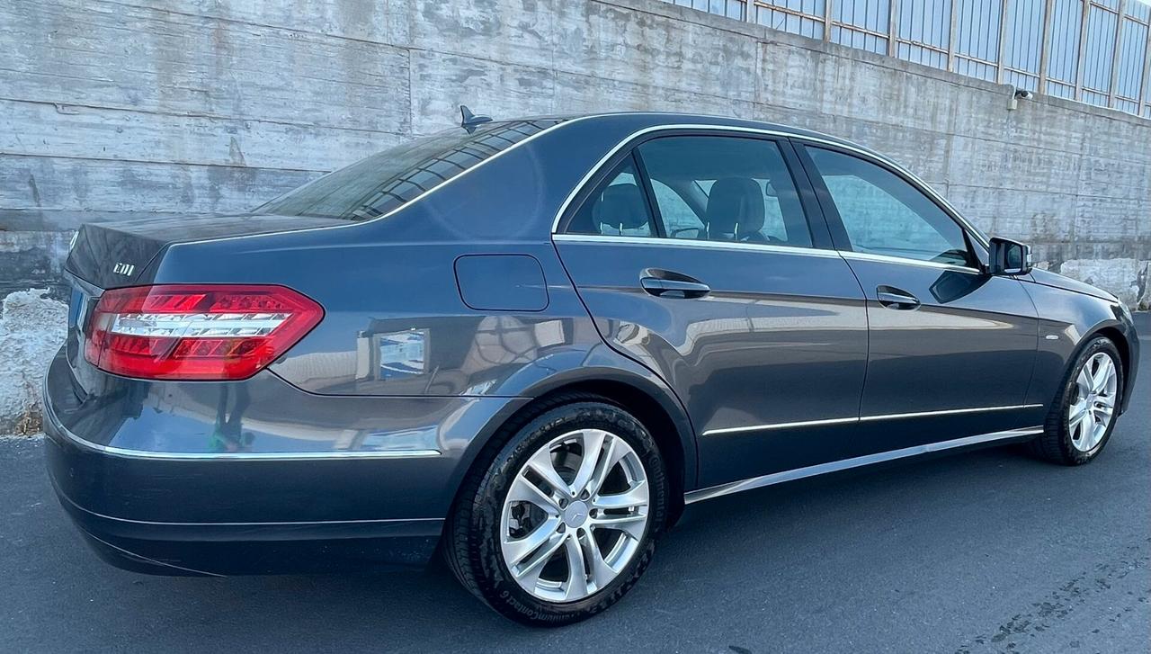 Mercedes-benz E 220 CDI BlueEFFICIENCY Avantgarde