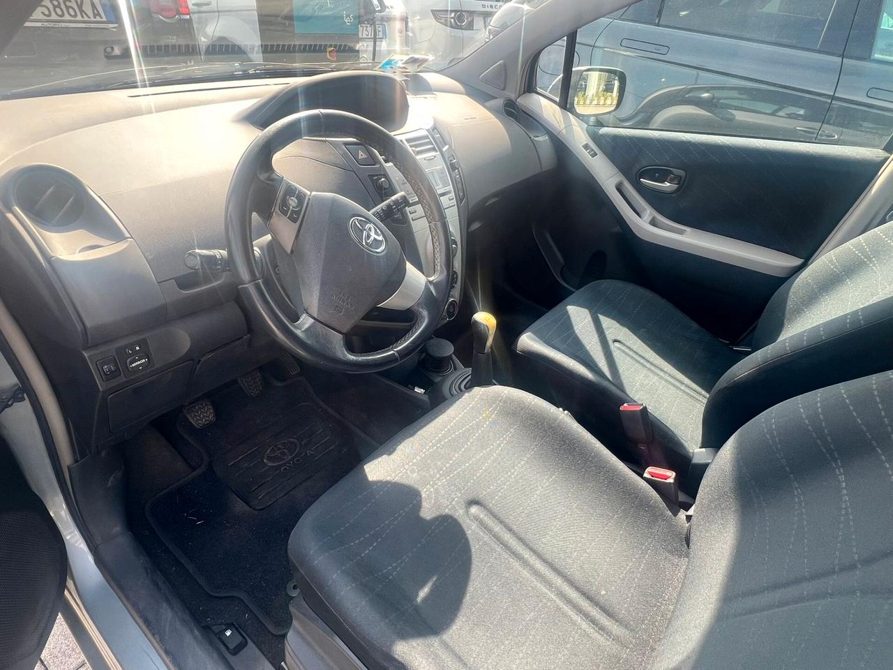 Toyota Yaris 1.3 5 porte Sol OK NEO PATENTATI