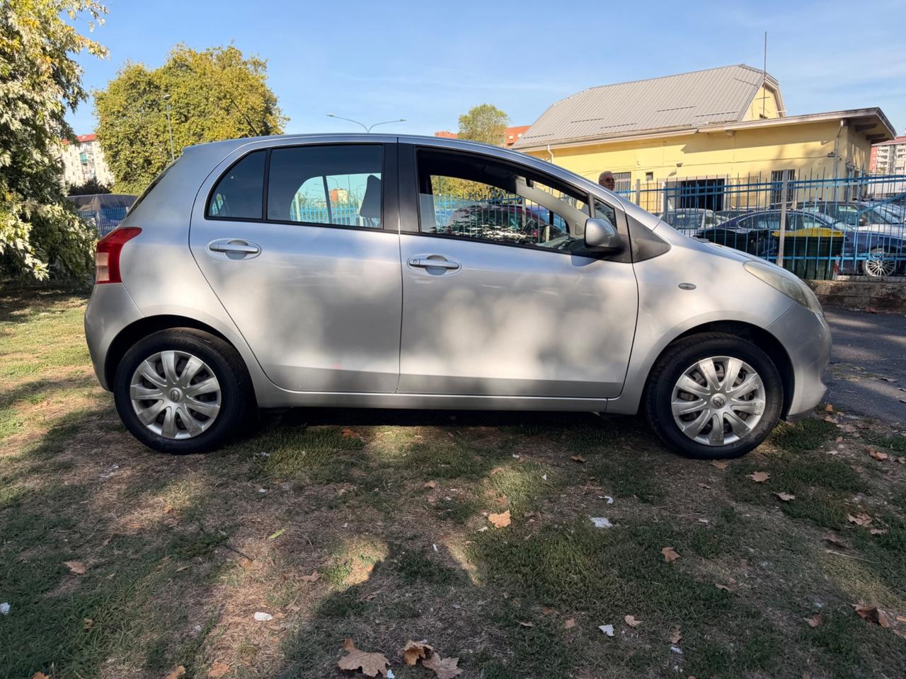 Toyota Yaris 1.3 Benz 5 porte Sol *OK NEO PATENTATI*