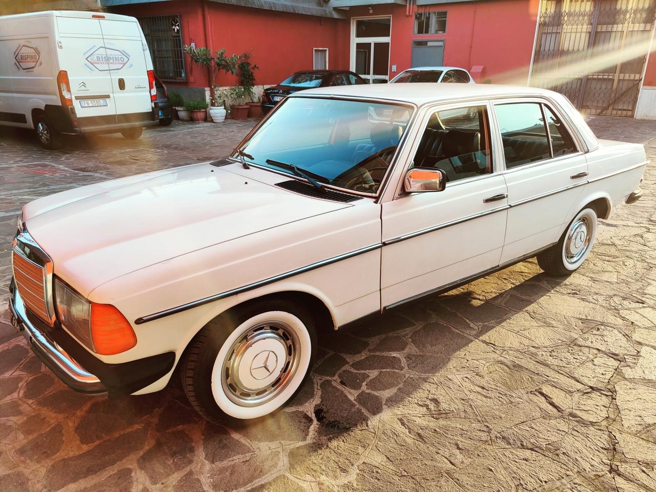Mercedes-benz 240 D