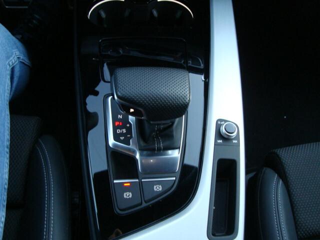 Audi A4 Avant tdi MHEV 2024 quattro S tronic line edition