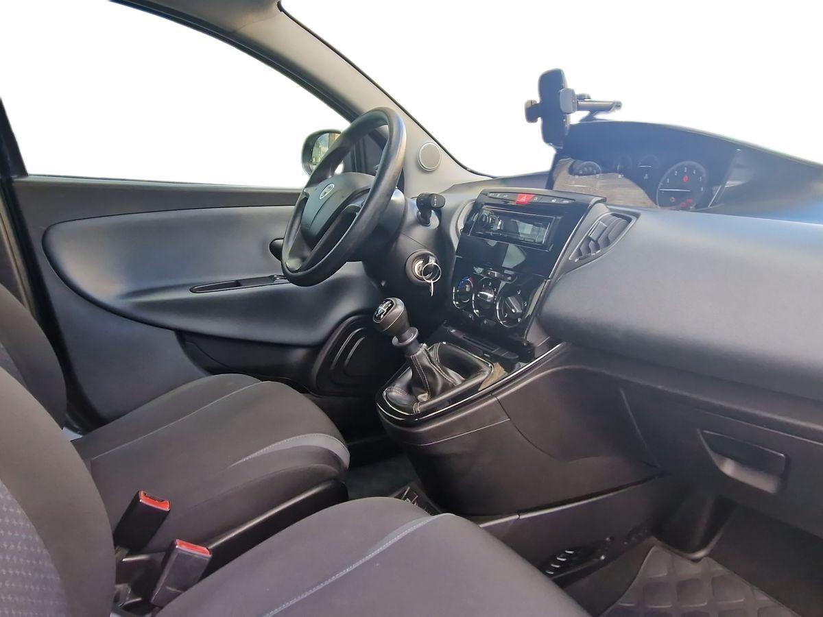 LANCIA YPSILON 1.2 SILVER