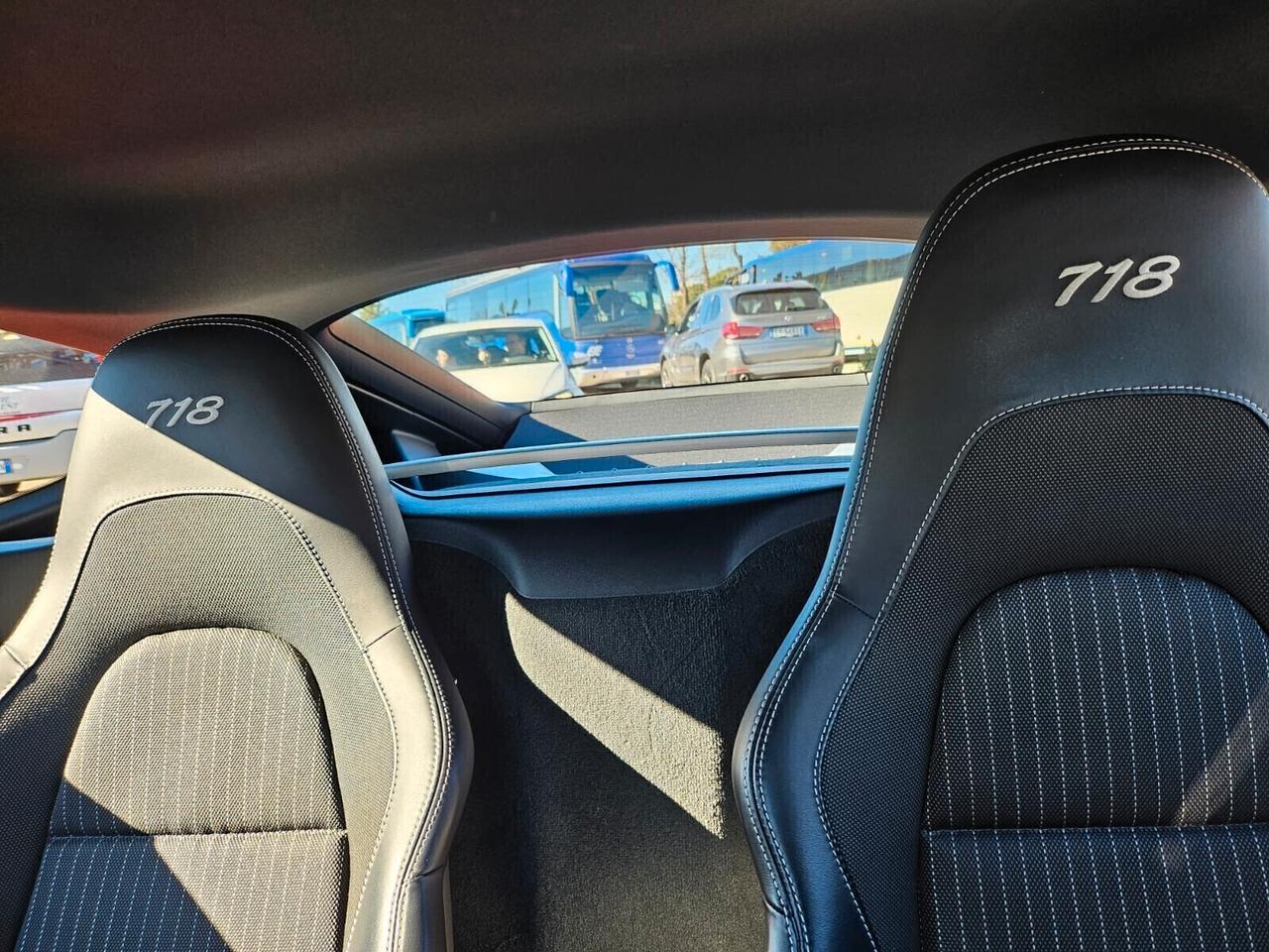 Porsche 718 Cayman 2.0 T