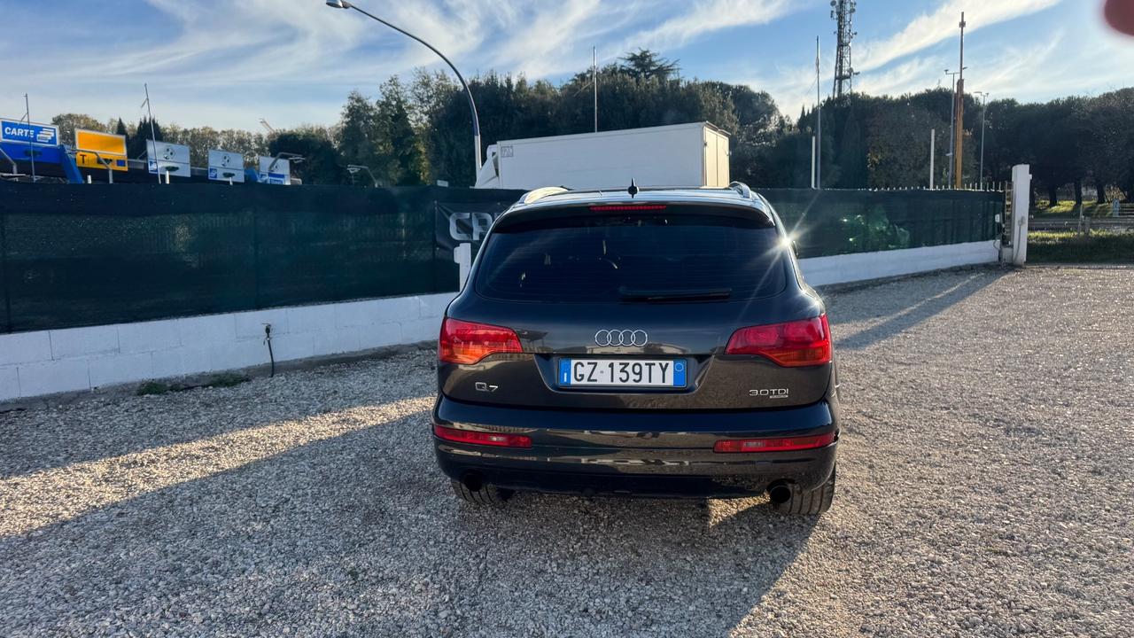 Audi Q7 3.0 V6 TDI 233CV quattro tiptronic