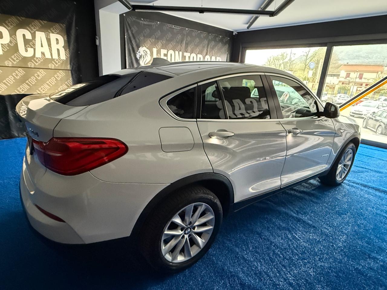 Bmw X4 xDrive20d gancio traino omologato auto da vetrina